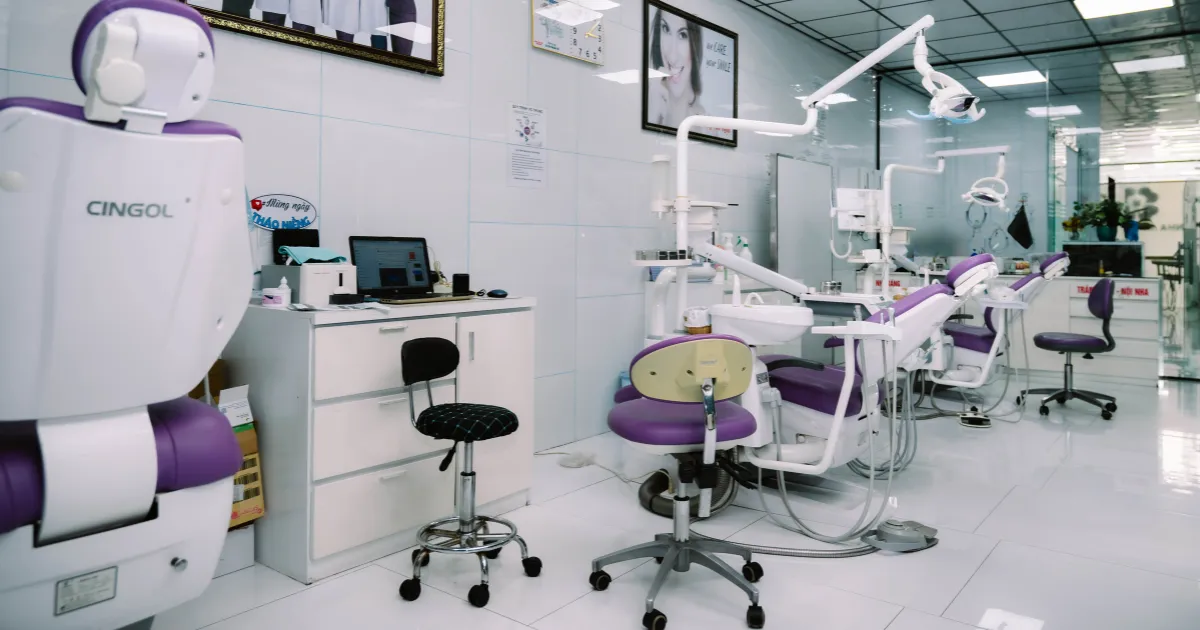 Trồng Răng Implant 6 Co so vat chat trang thiet bi hien dai tai Nha khoa APEX